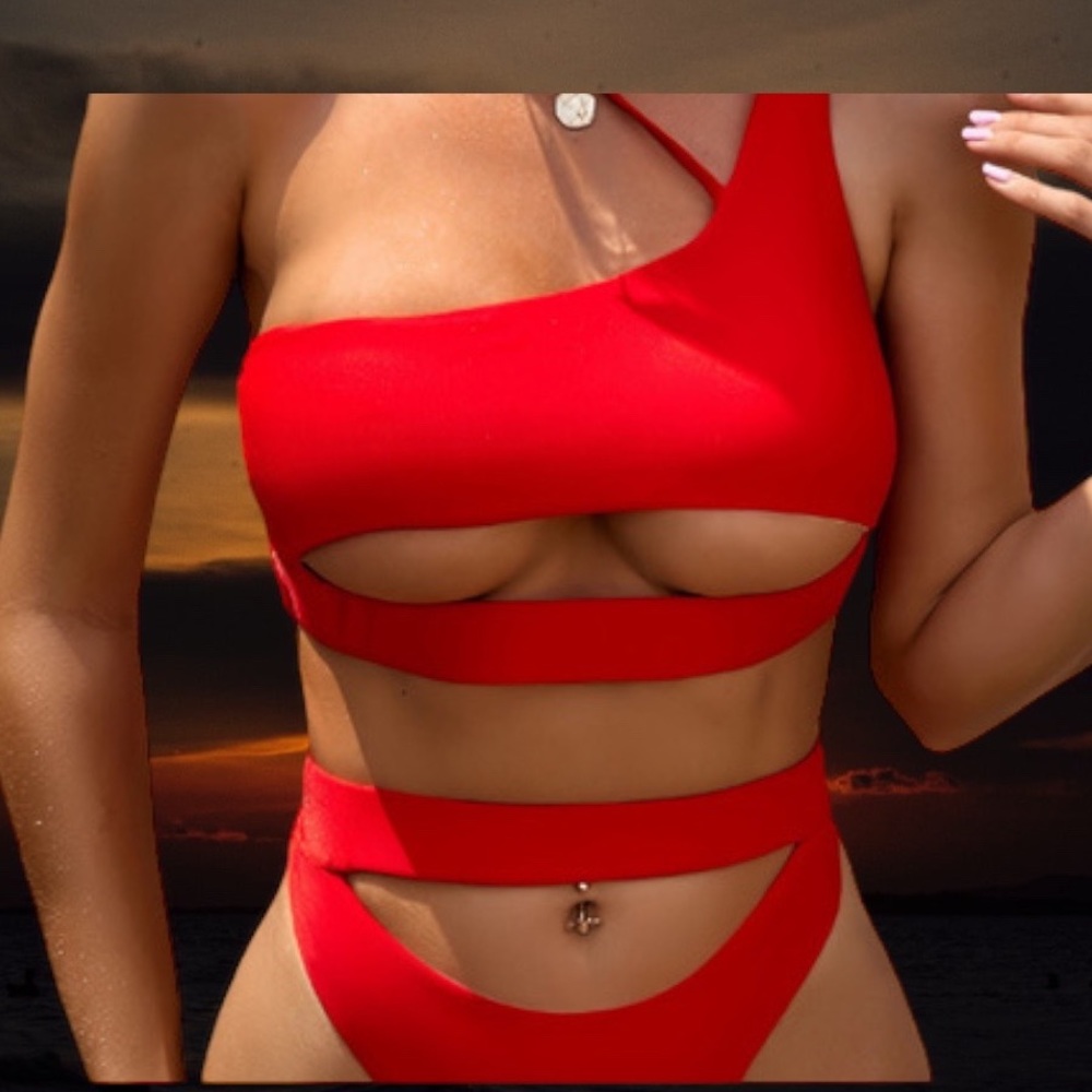 SWIMSUIT BIKINI TWO PIECE SET SIZE 6(M) RED